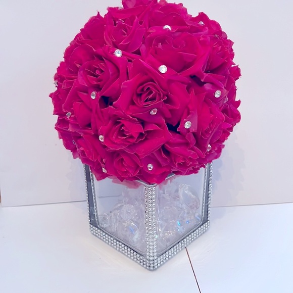 Custom fuchsia rose ball with rhinestones in a glass vase & crystal diamonds.l - Picture 4 of 10